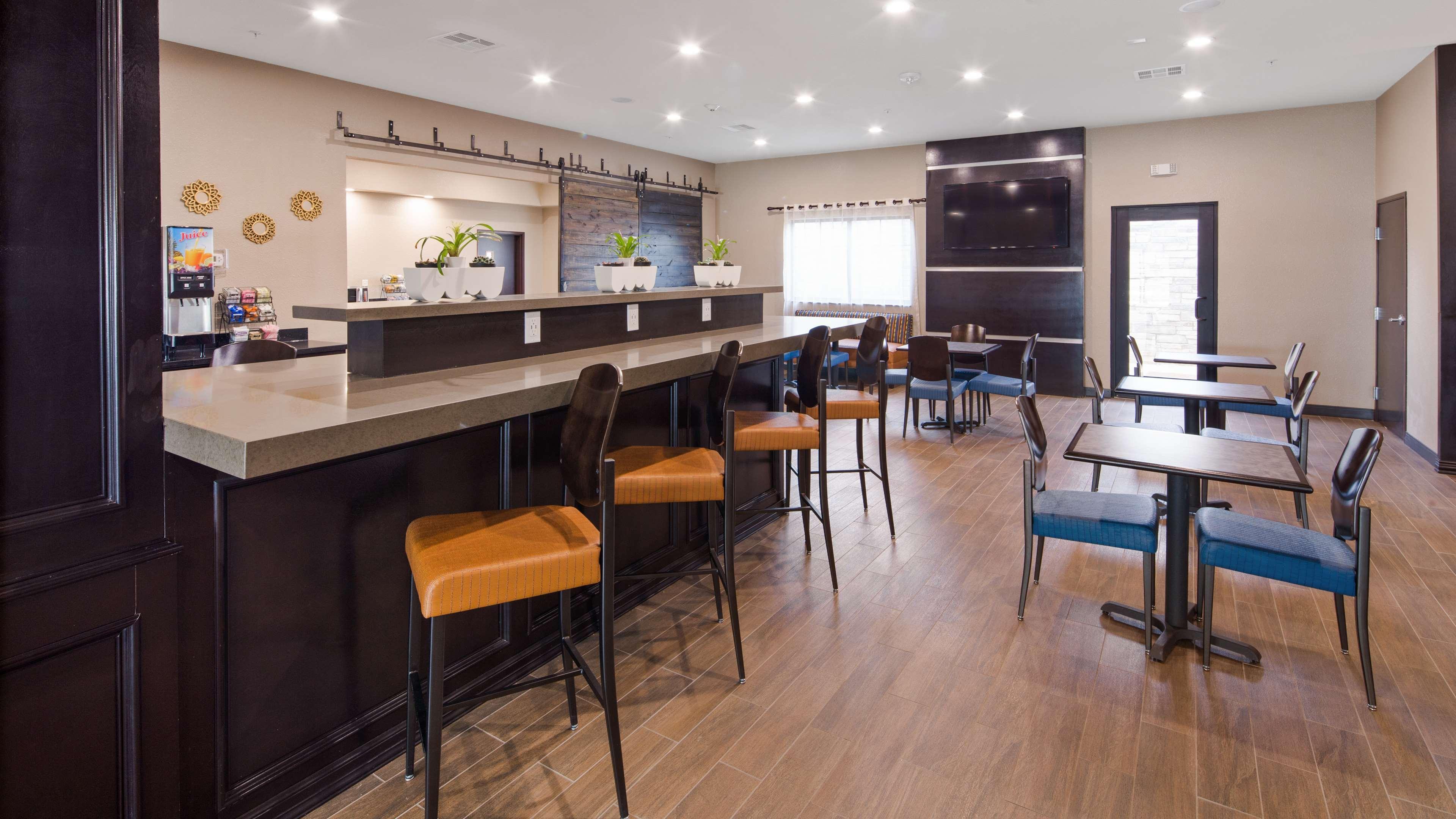 Best Western Plus Big Lake Inn Екстериор снимка